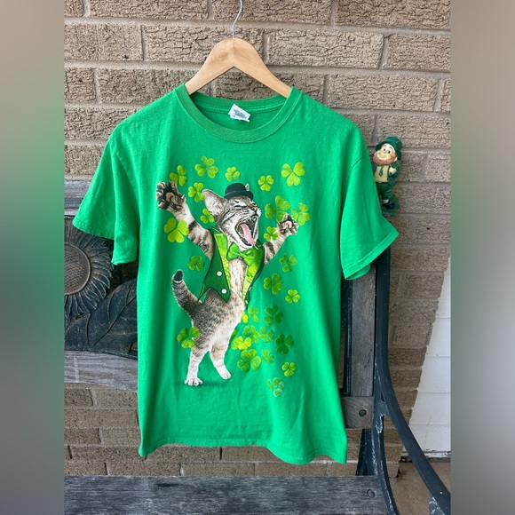 St. Patrick’s Day kitten tee - Picture 3 of 5